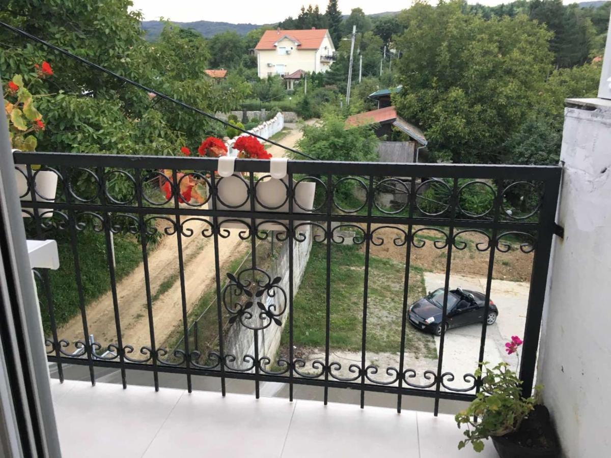 Apartment Vistanova Врдник Экстерьер фото